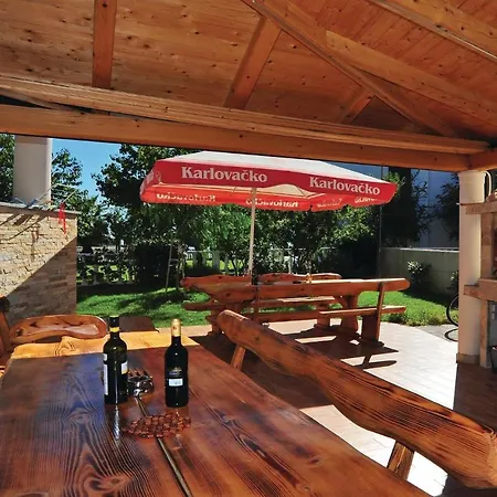 Lovely In With Swimming Pool Apartament *