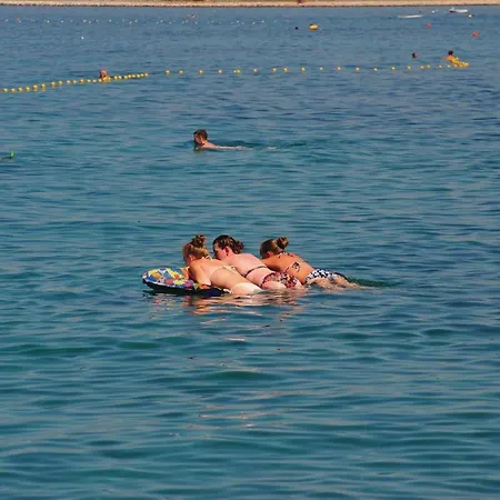Lovely In With Swimming Pool Apartament Bibinje