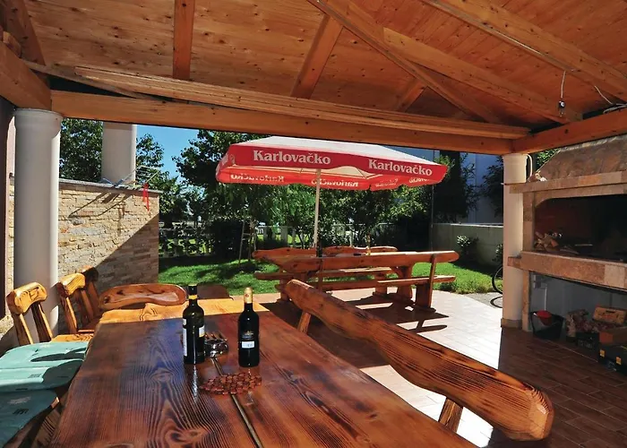 1 Bedroom Awesome In Appartement *