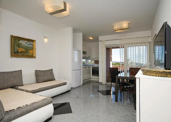 1 Bedroom Awesome In Appartement *