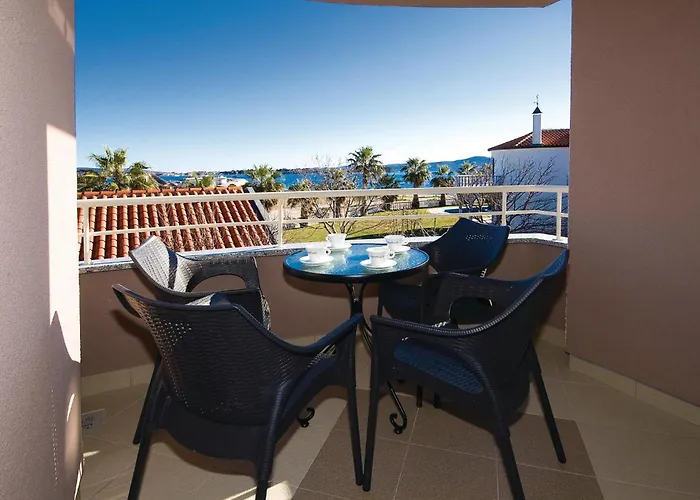 1 Bedroom Awesome In Appartement *